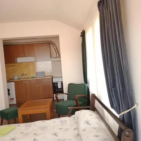 Apartment Wild Cherry 2 Bedroom Economy-3 *